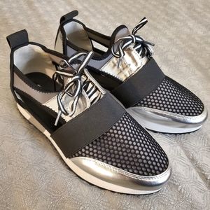 SteveMadden|Silver/Black Arctic Sneakers|Size US:7